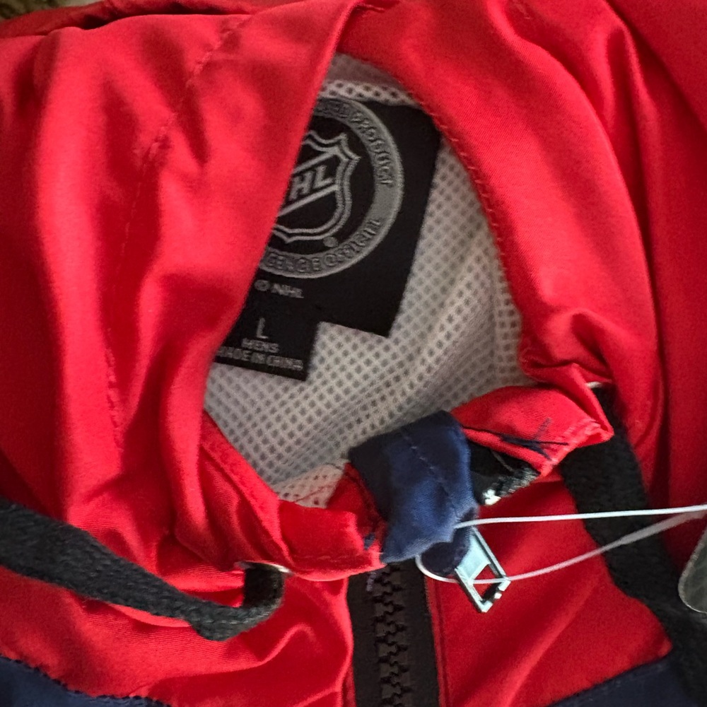 NWT NHL Washington Capitals Windbreaker - Picture 8 of 8